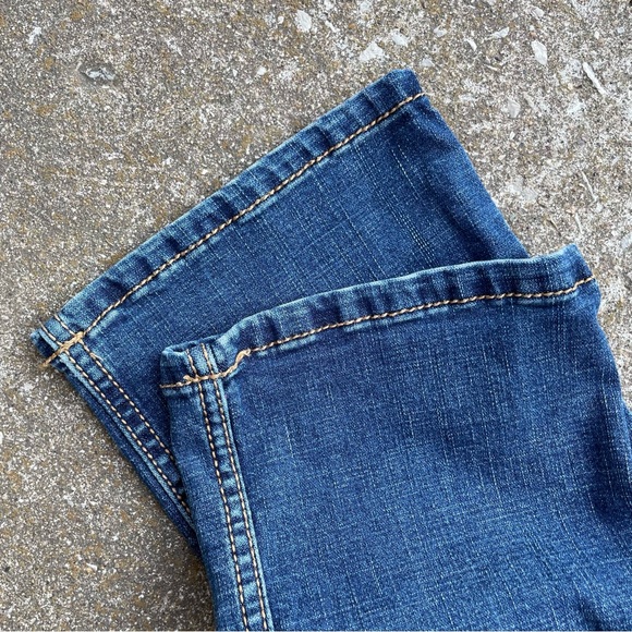 Wrangler | Women’s Bootcut Western Medium Wash Riding Jeans - Picture 5 of 7